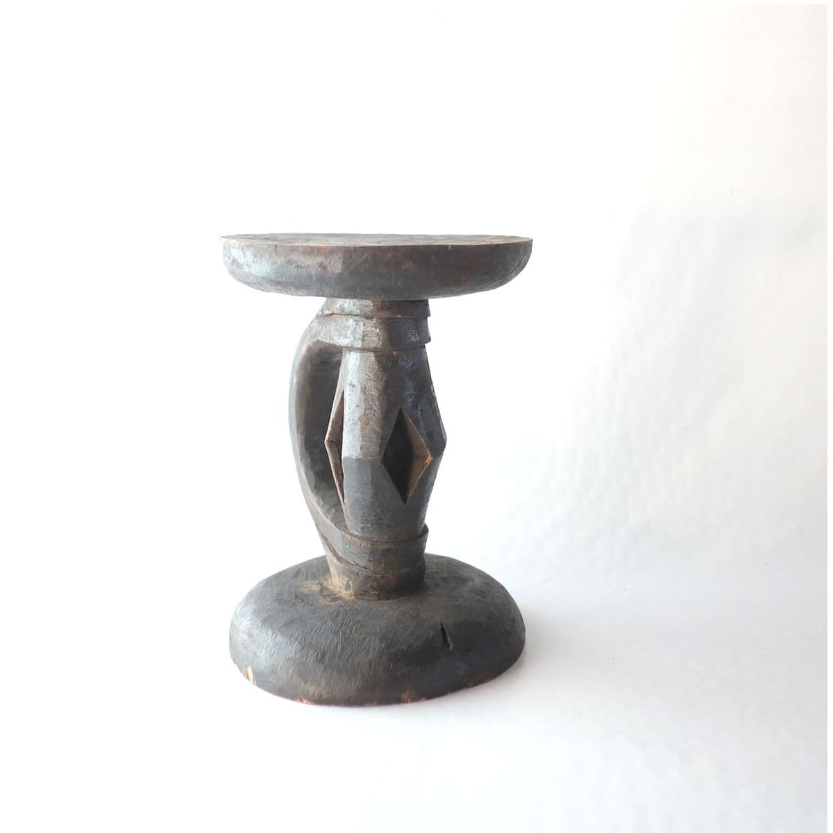 トンガスツール