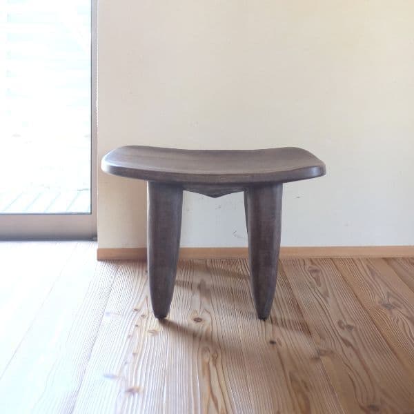 セヌフォスツール
