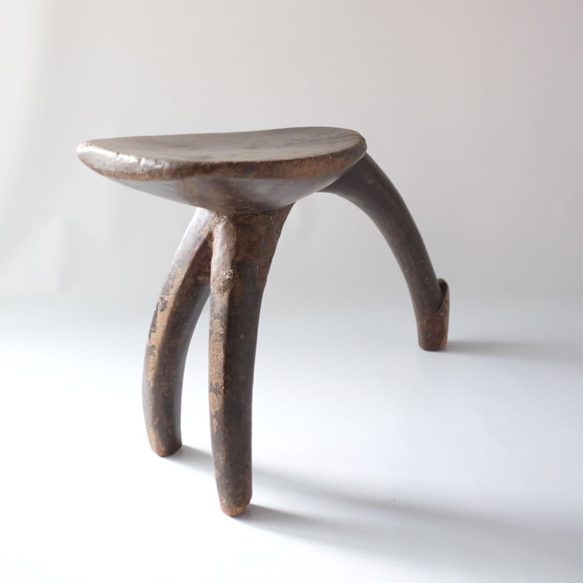 African Crafts (アフリカ工芸品) “セヌフォ族のスツール