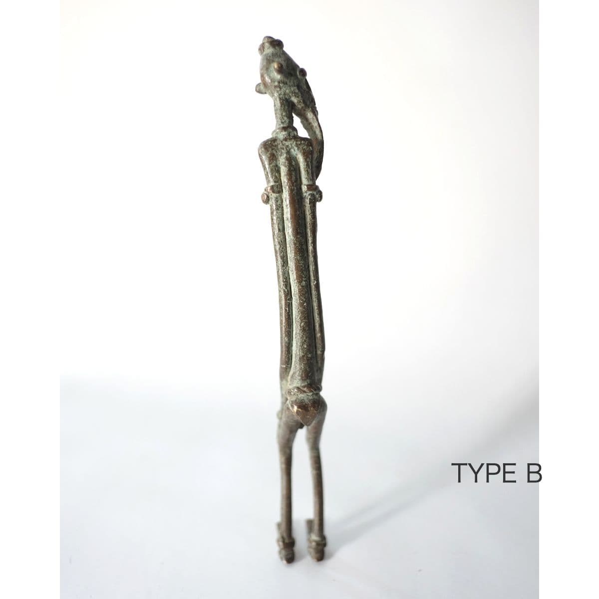 アフリカ 呪物人形