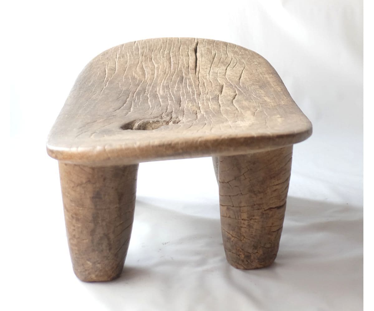 セヌフォスツール