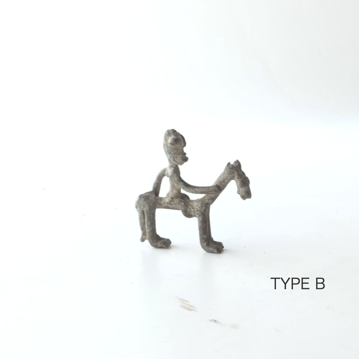 アフリカ　呪物人形